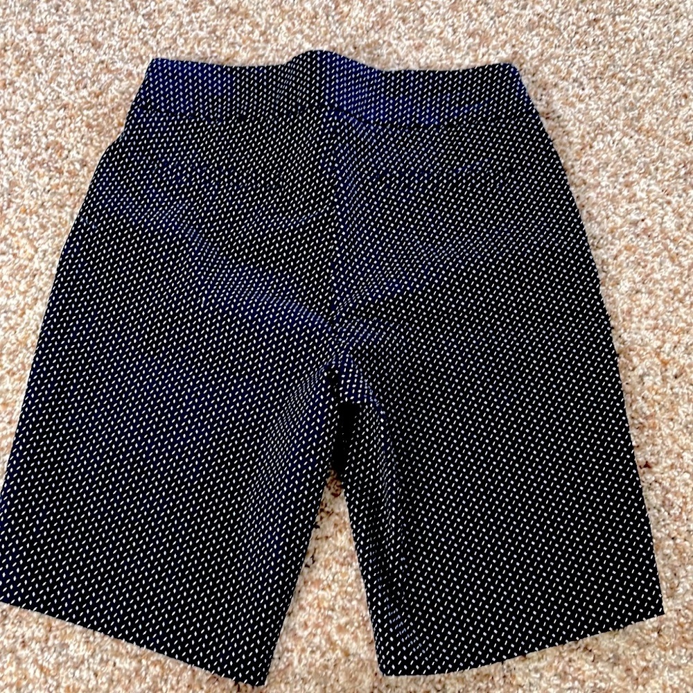 Hillary Radley Bermuda shorts black with white print LIKE NEW - Picture 4 of 7
